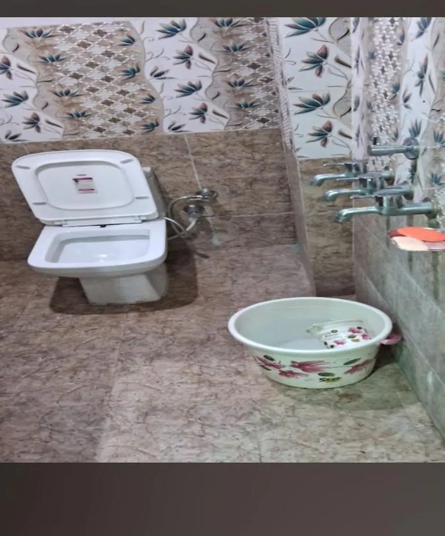 Laxman Guest House Varanasi 3*,  India