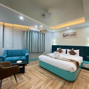 Hotel Banaras Palace