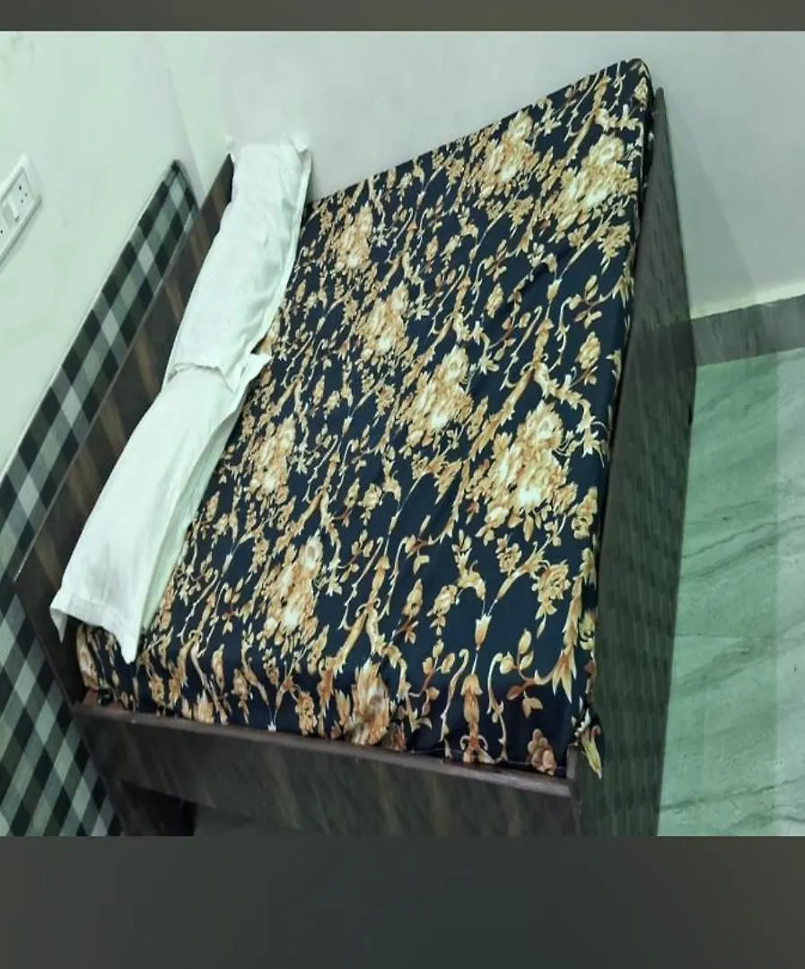 Laxman Guest House 瓦拉纳西 3*,